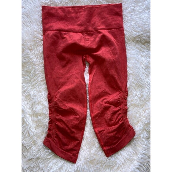 Lululemon Ebb to Street Ruched Capris - Picture 2 of 7